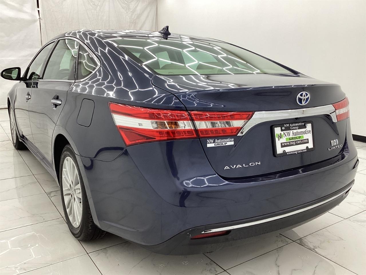 Toyota Avalon Hybrid 4dr Sdn XLE Premium (Natl) 2015