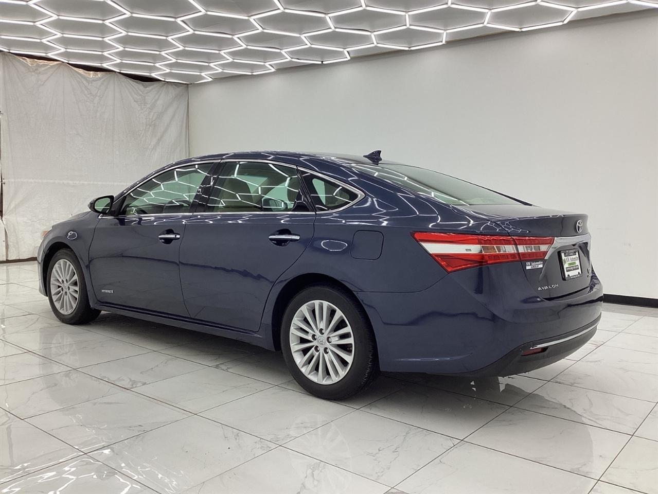 Toyota Avalon Hybrid 4dr Sdn XLE Premium (Natl) 2015