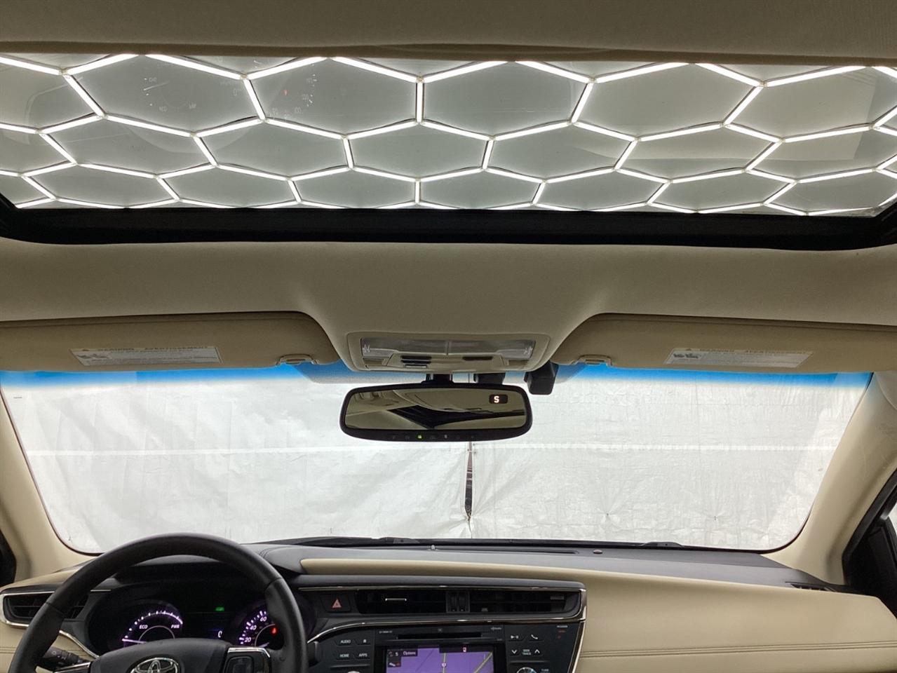 Toyota Avalon Hybrid 4dr Sdn XLE Premium (Natl) 2015