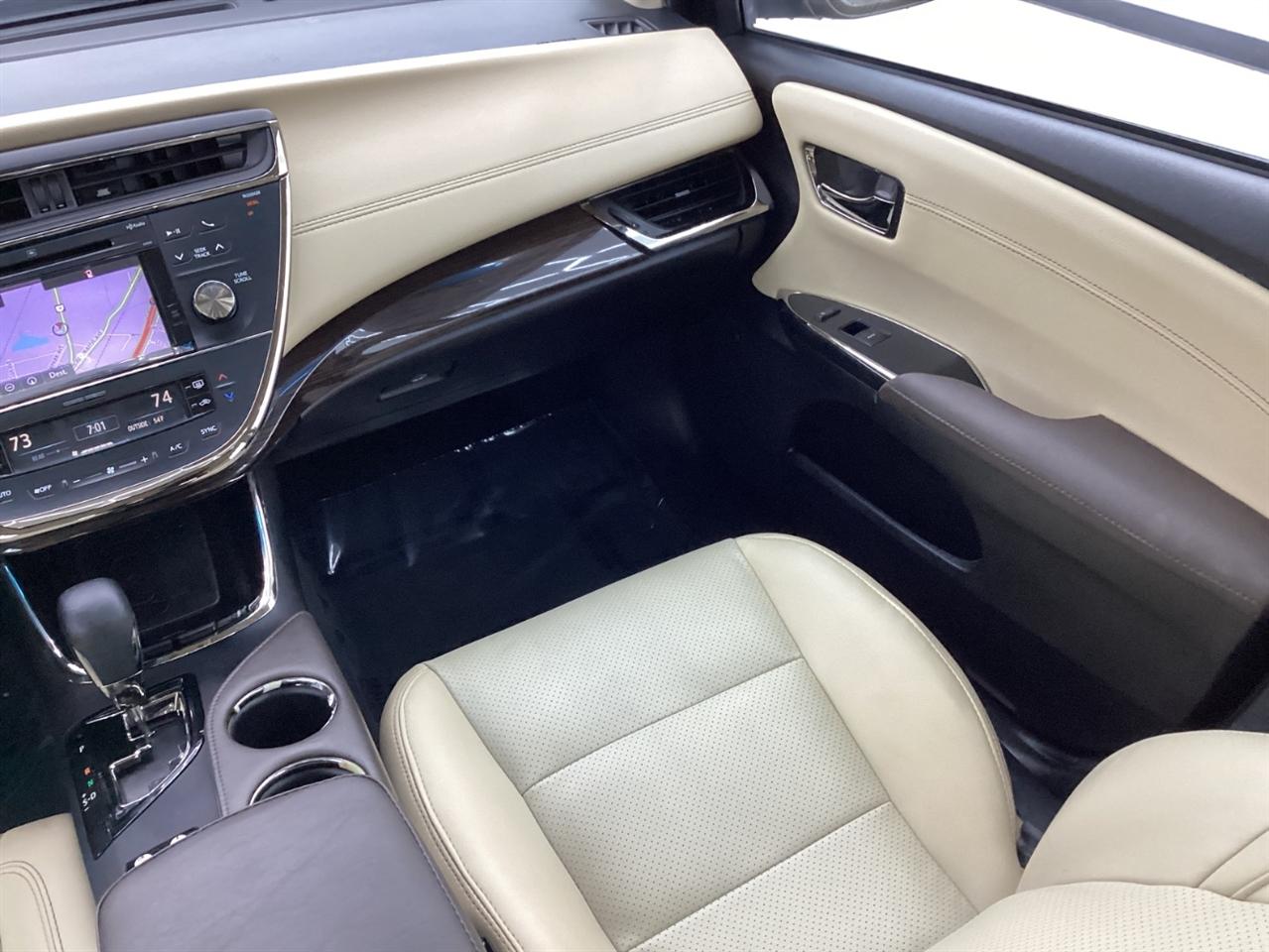 Toyota Avalon Hybrid 4dr Sdn XLE Premium (Natl) 2015