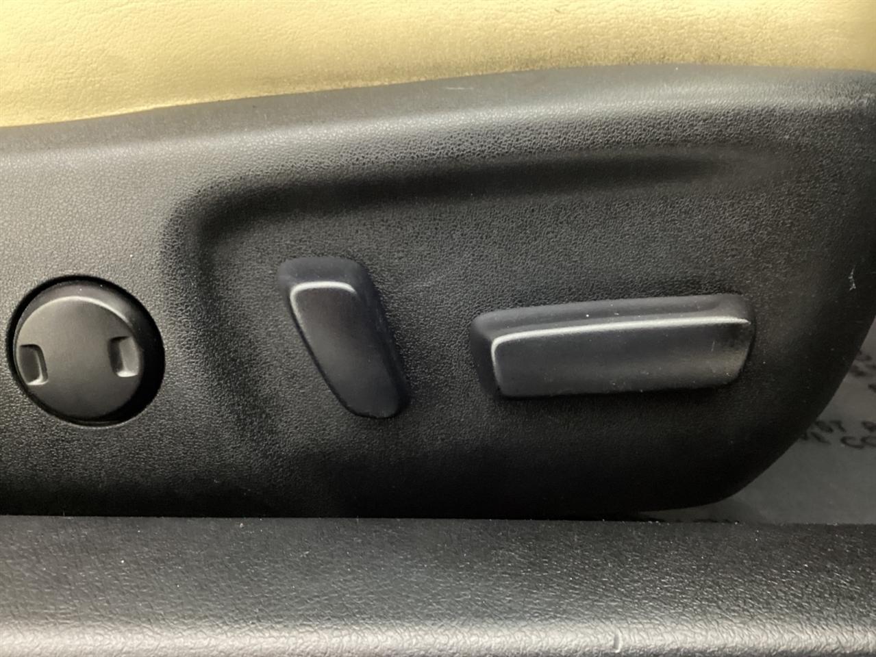 Toyota Avalon Hybrid 4dr Sdn XLE Premium (Natl) 2015