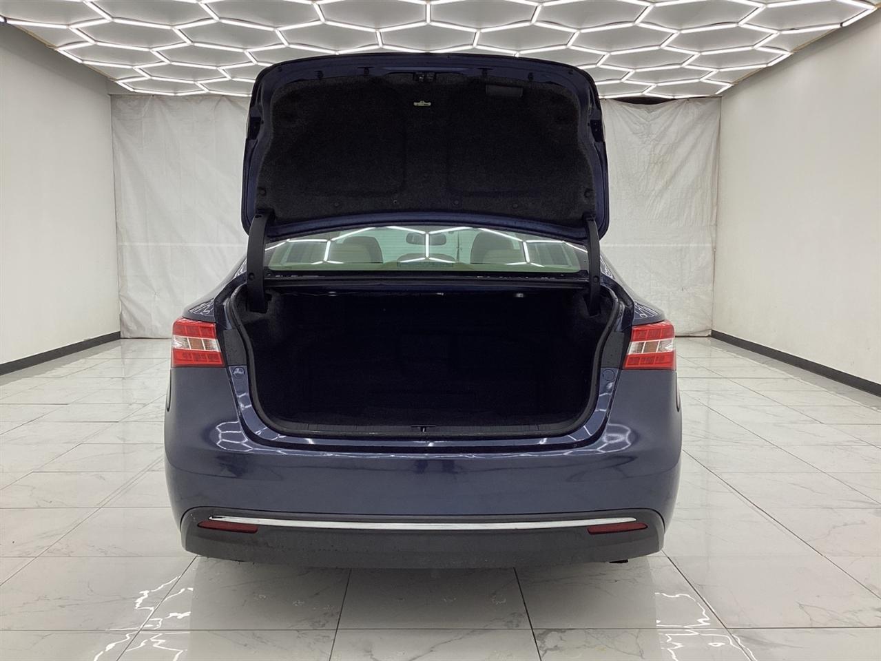 Toyota Avalon Hybrid 4dr Sdn XLE Premium (Natl) 2015