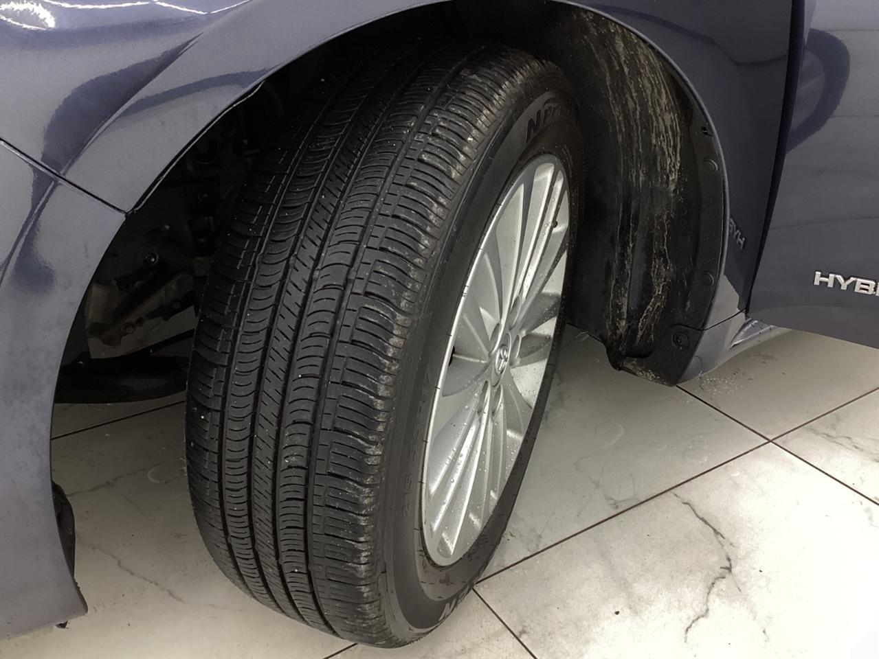 Toyota Avalon Hybrid 4dr Sdn XLE Premium (Natl) 2015