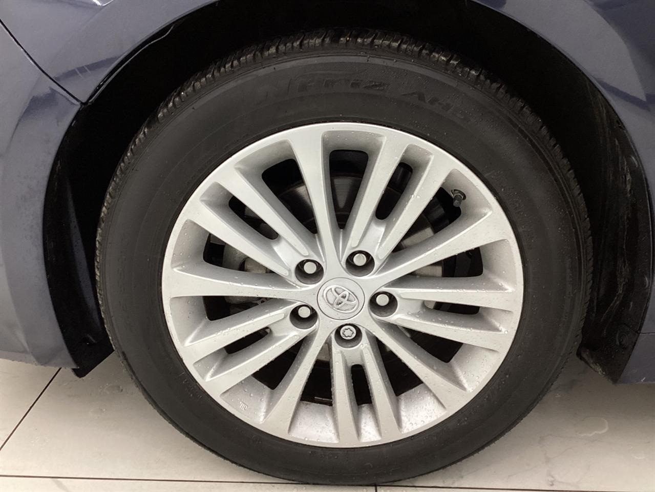 Toyota Avalon Hybrid 4dr Sdn XLE Premium (Natl) 2015