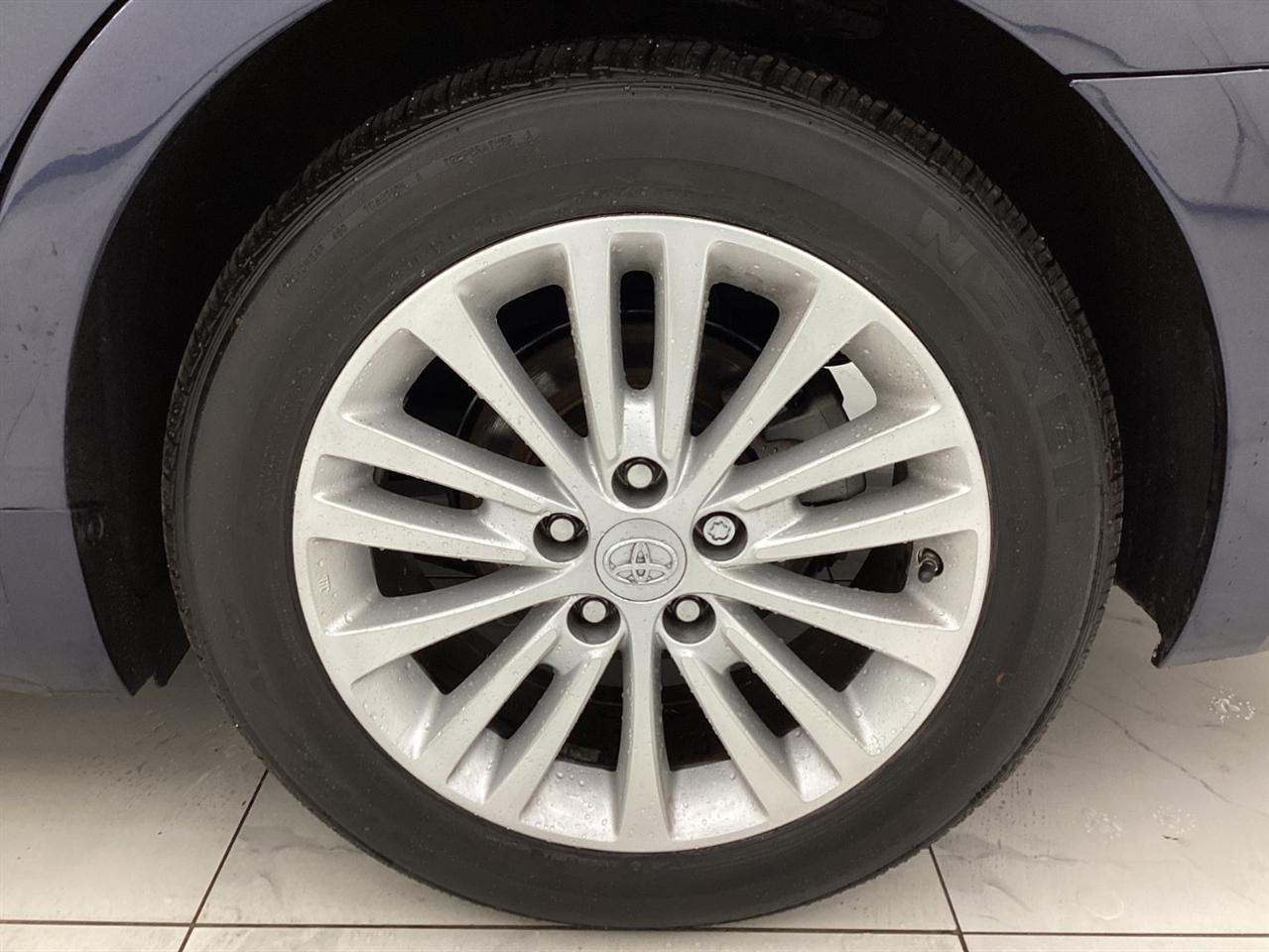 Toyota Avalon Hybrid 4dr Sdn XLE Premium (Natl) 2015