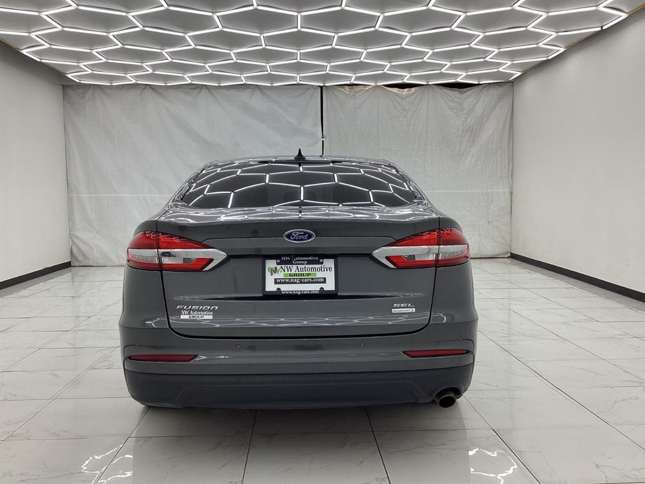 Ford Fusion SEL FWD 2019