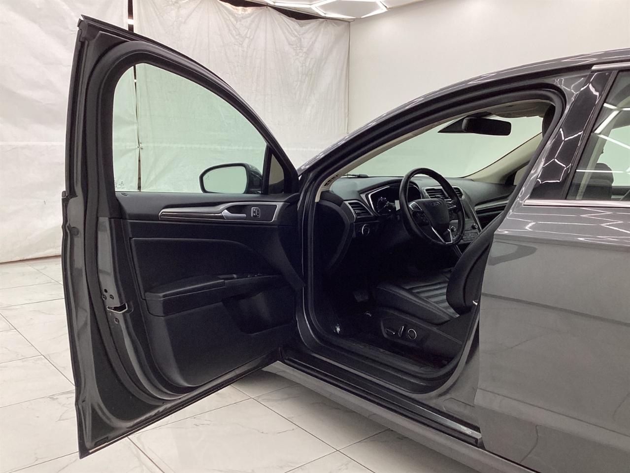 Ford Fusion SEL FWD 2019