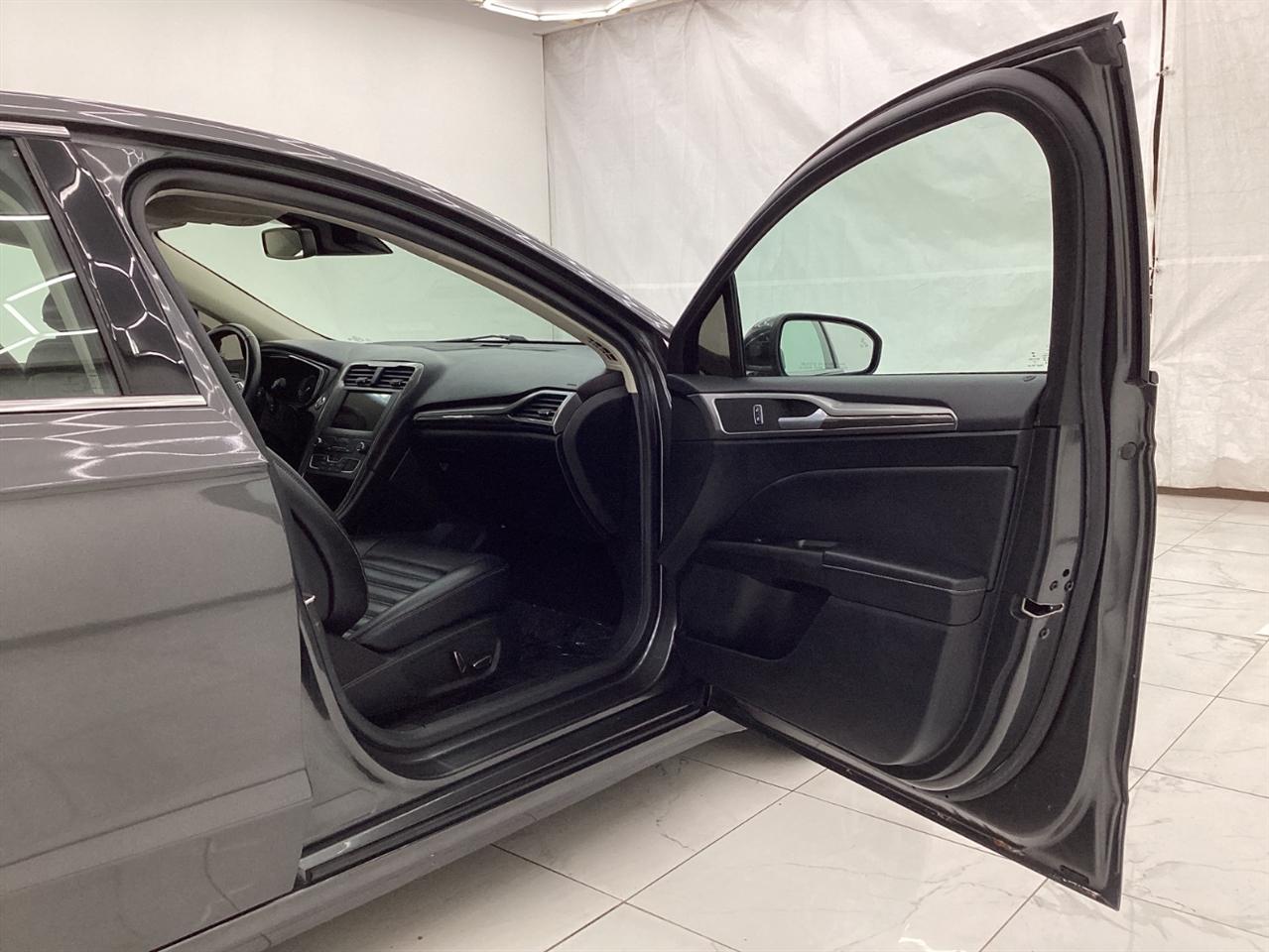 Ford Fusion SEL FWD 2019