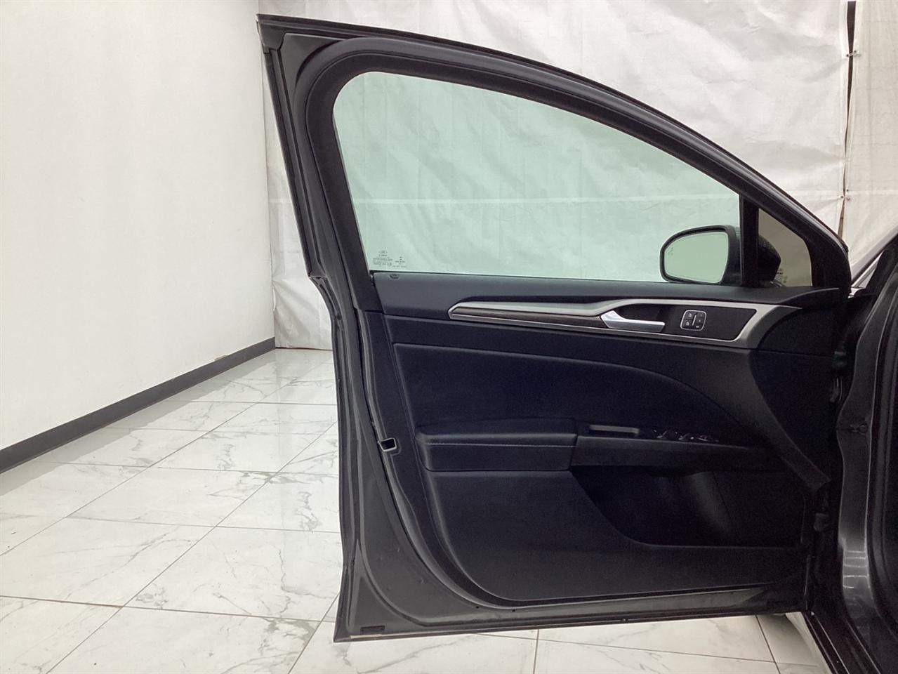 Ford Fusion SEL FWD 2019