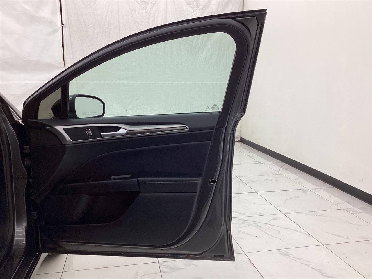 Ford Fusion SEL FWD 2019