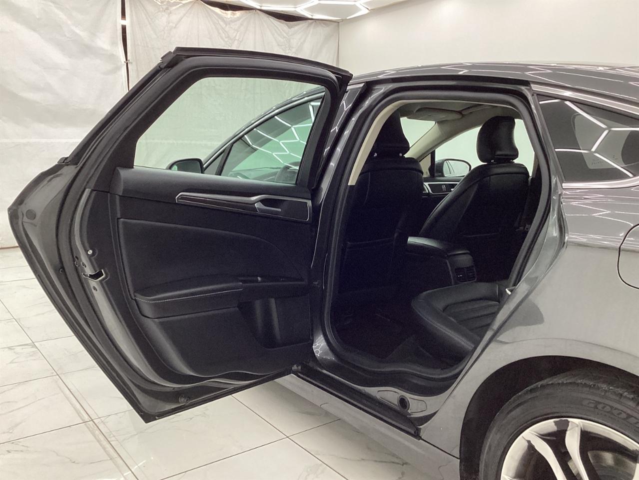 Ford Fusion SEL FWD 2019