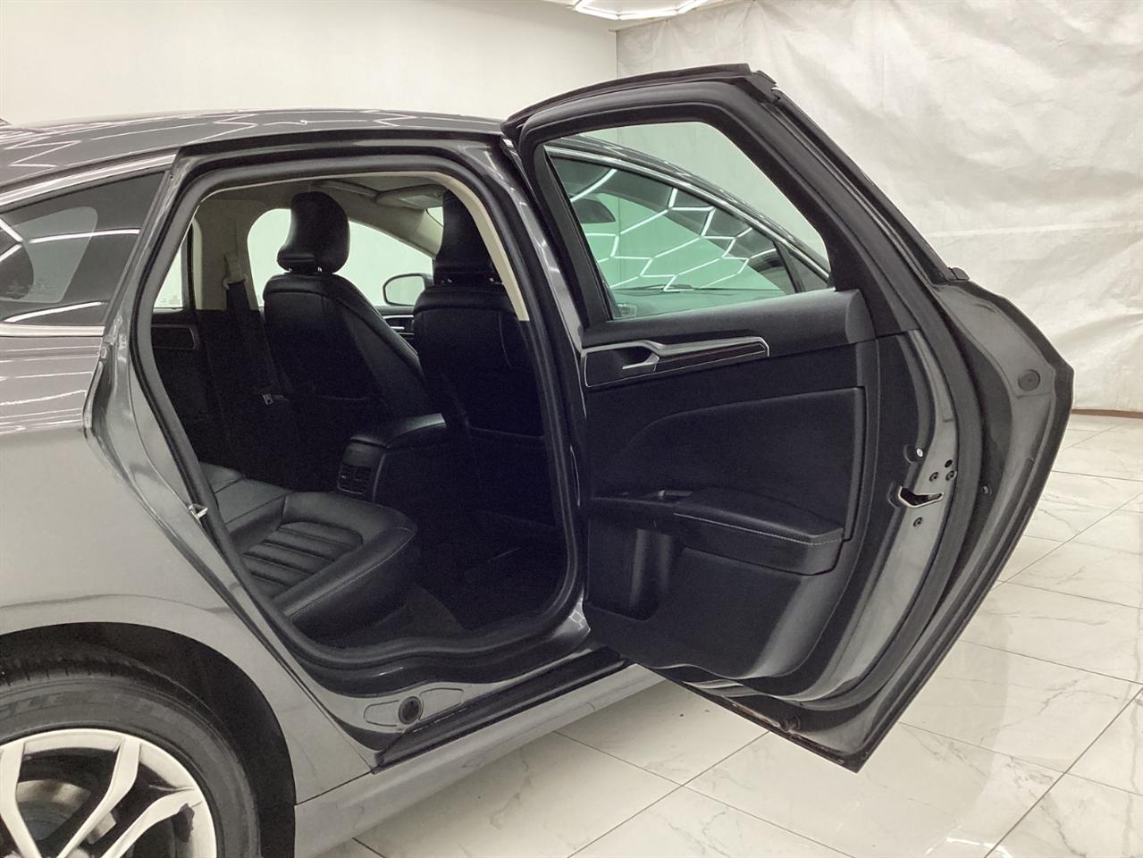 Ford Fusion SEL FWD 2019