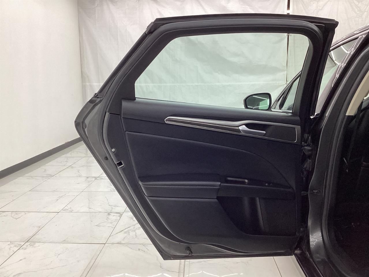 Ford Fusion SEL FWD 2019