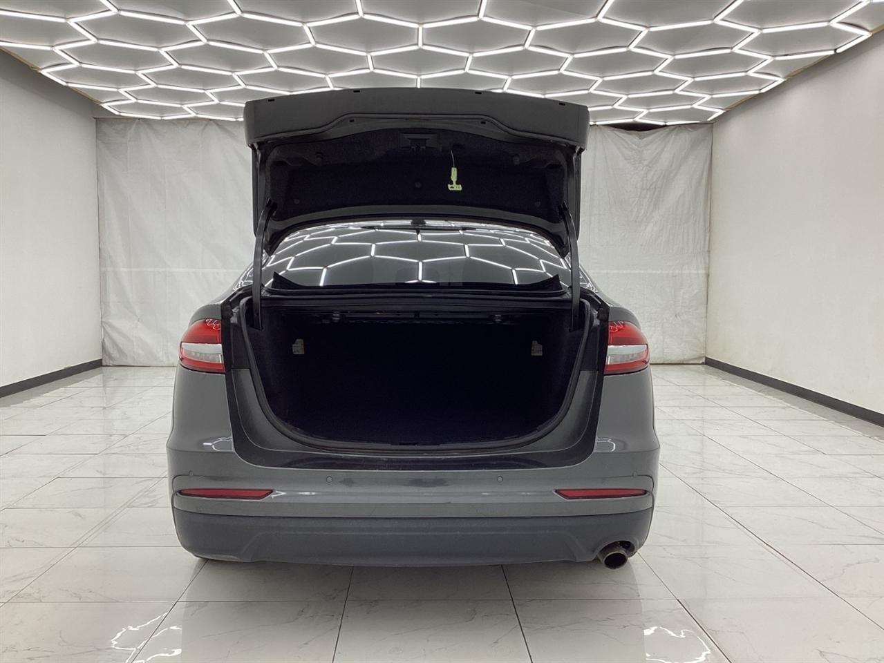 Ford Fusion SEL FWD 2019