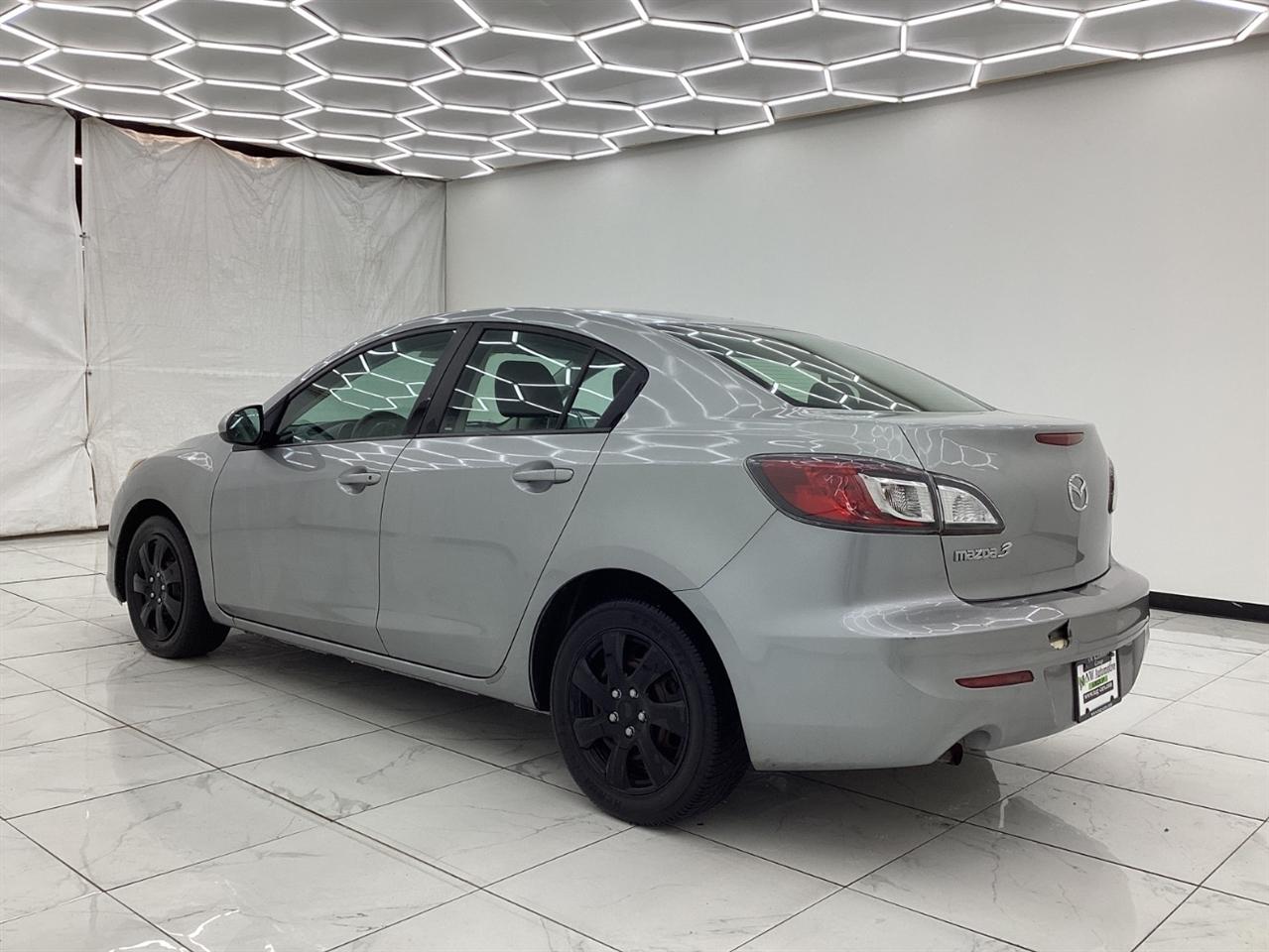 Mazda MAZDA3 4dr Sdn Auto i SV 2013