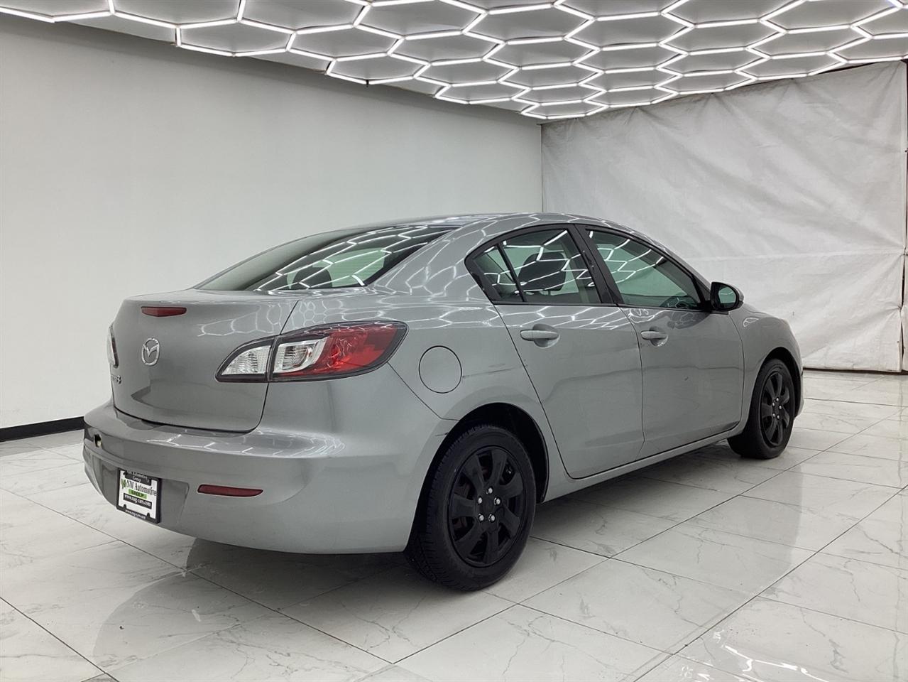 Mazda MAZDA3 4dr Sdn Auto i SV 2013