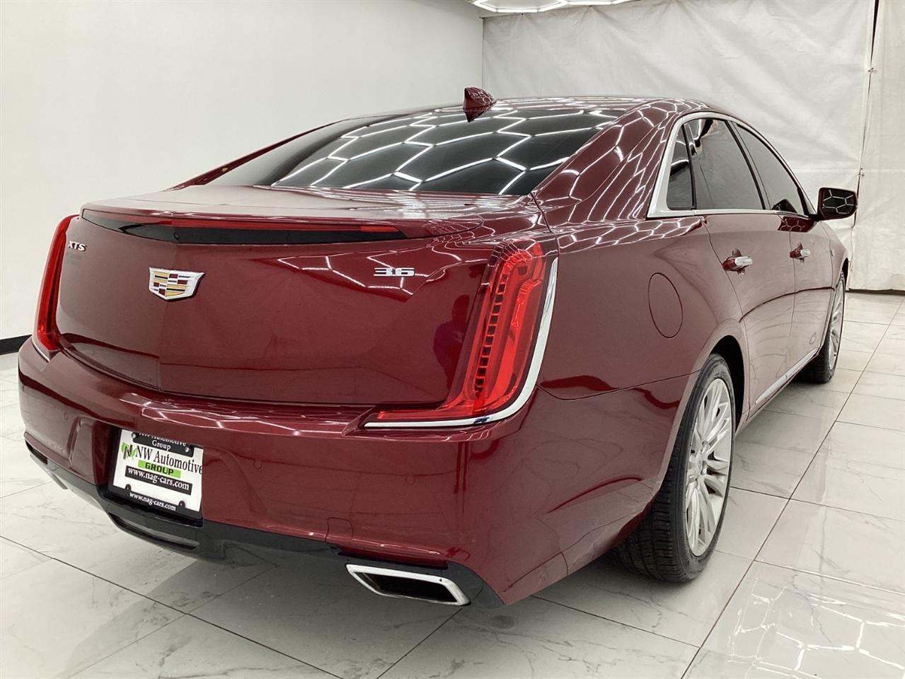 Cadillac XTS 4dr Sdn Luxury FWD 2019