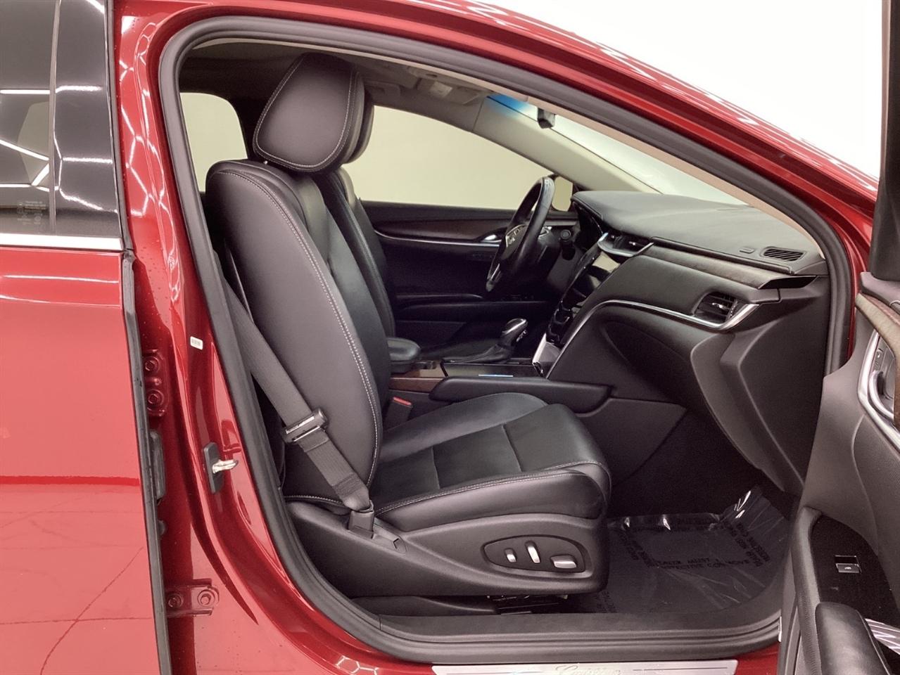 Cadillac XTS 4dr Sdn Luxury FWD 2019