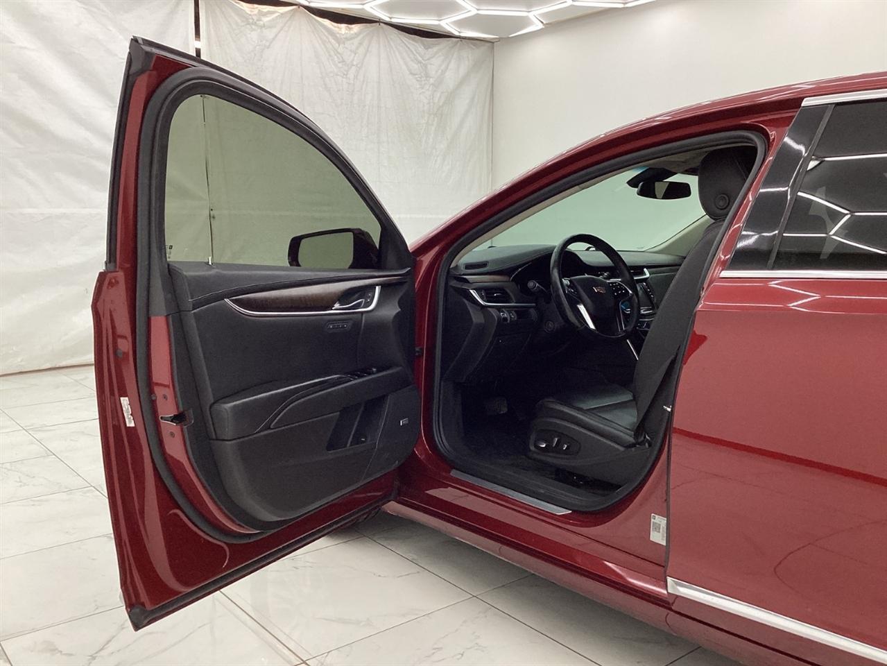 Cadillac XTS 4dr Sdn Luxury FWD 2019