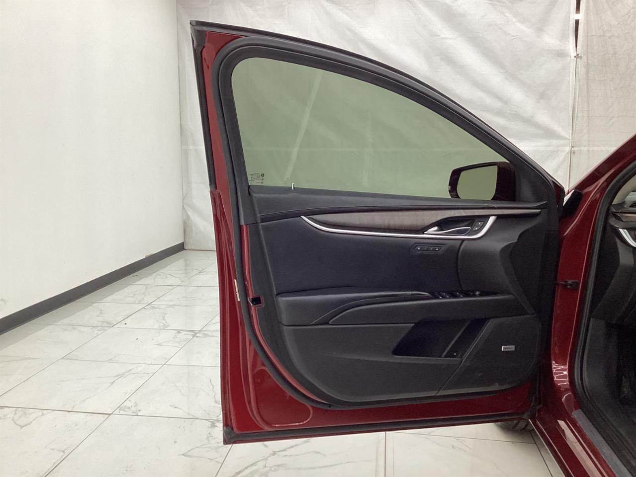 Cadillac XTS 4dr Sdn Luxury FWD 2019