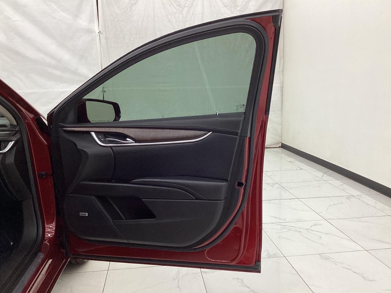 Cadillac XTS 4dr Sdn Luxury FWD 2019