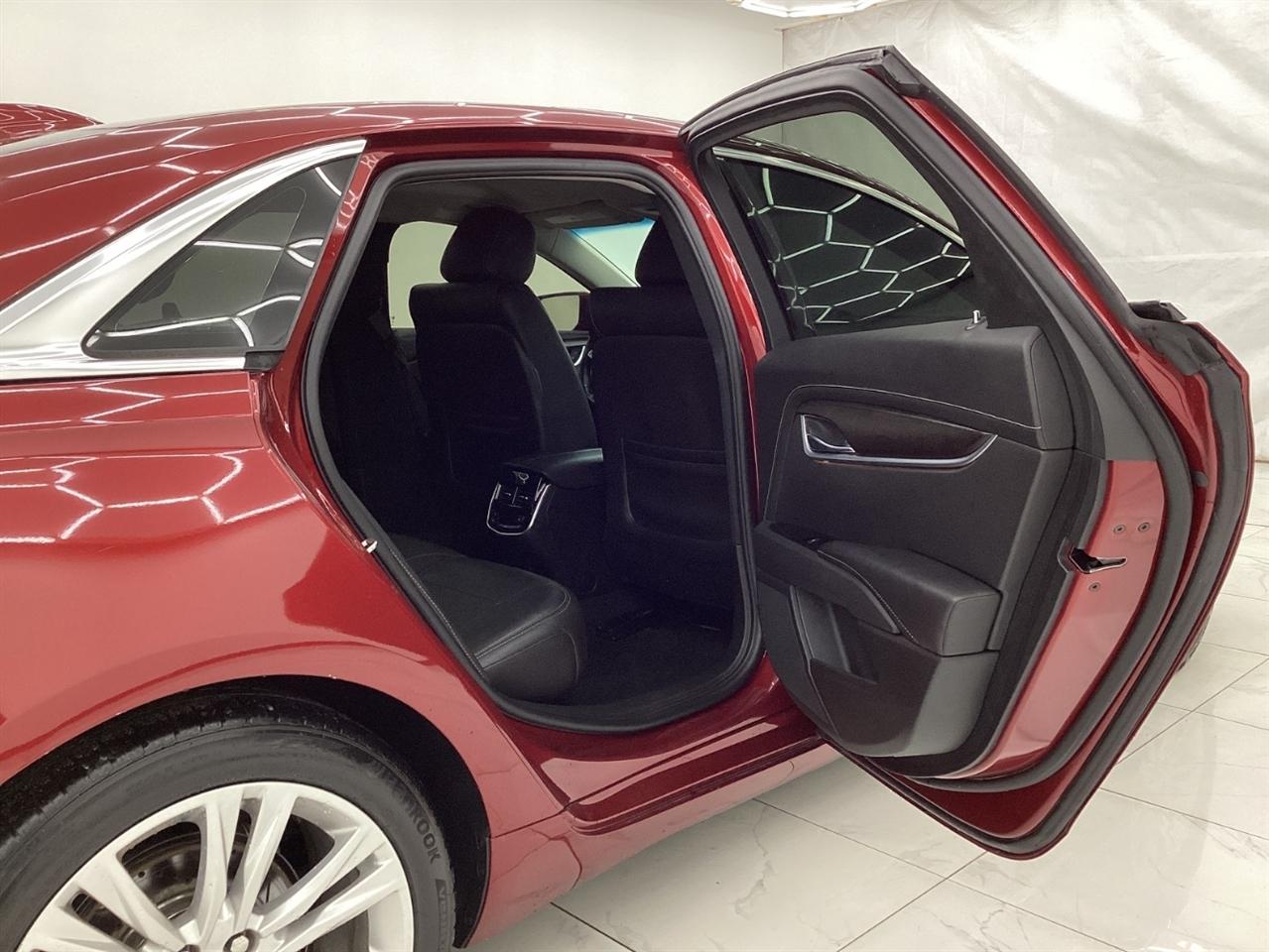 Cadillac XTS 4dr Sdn Luxury FWD 2019