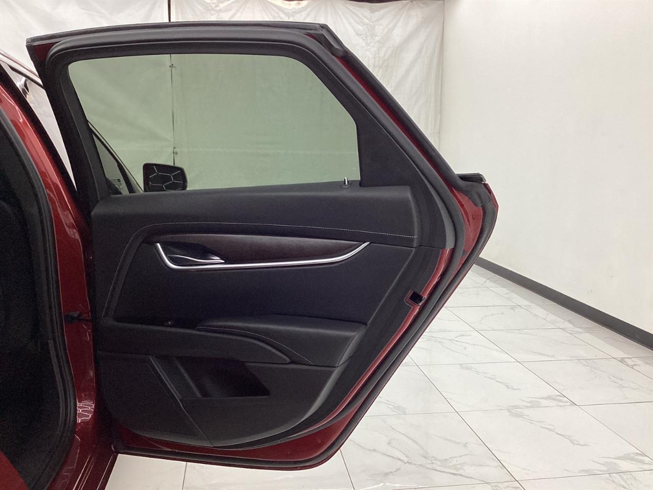 Cadillac XTS 4dr Sdn Luxury FWD 2019