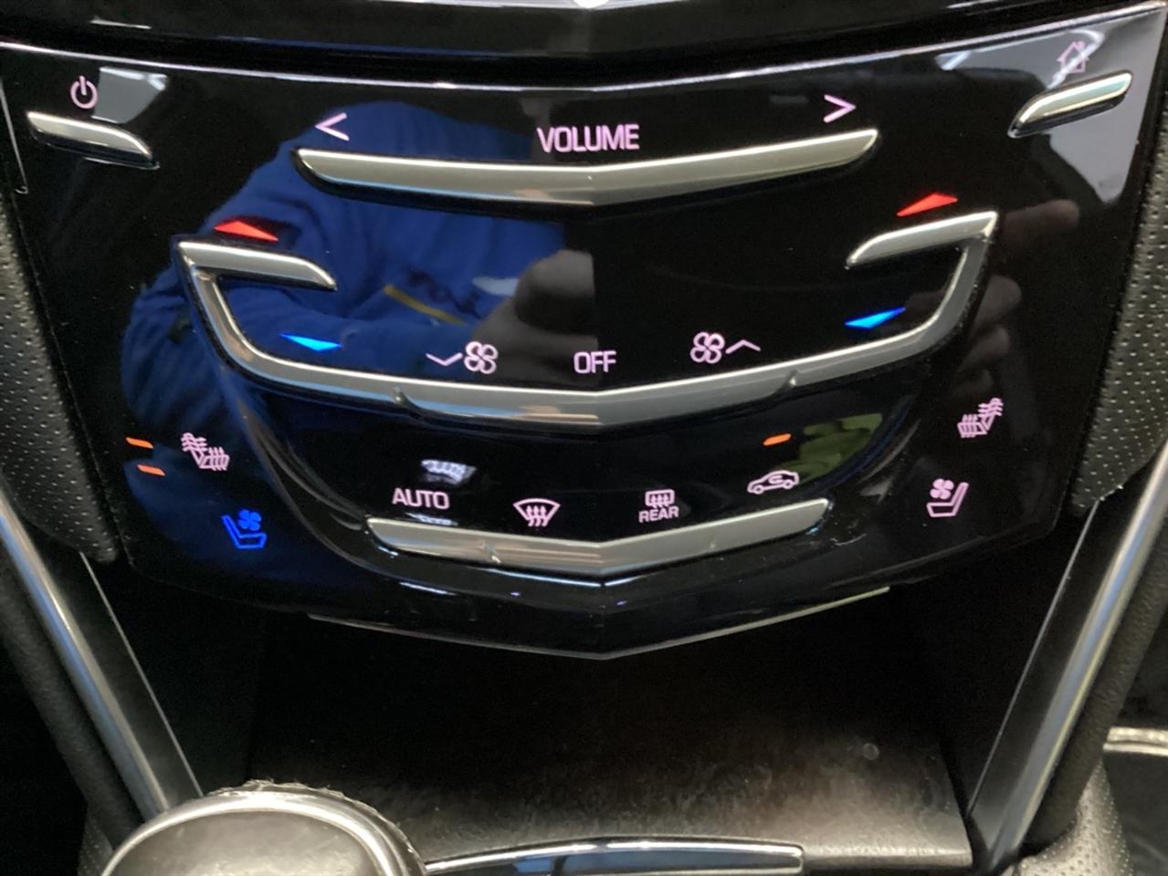 Cadillac XTS 4dr Sdn Luxury FWD 2019