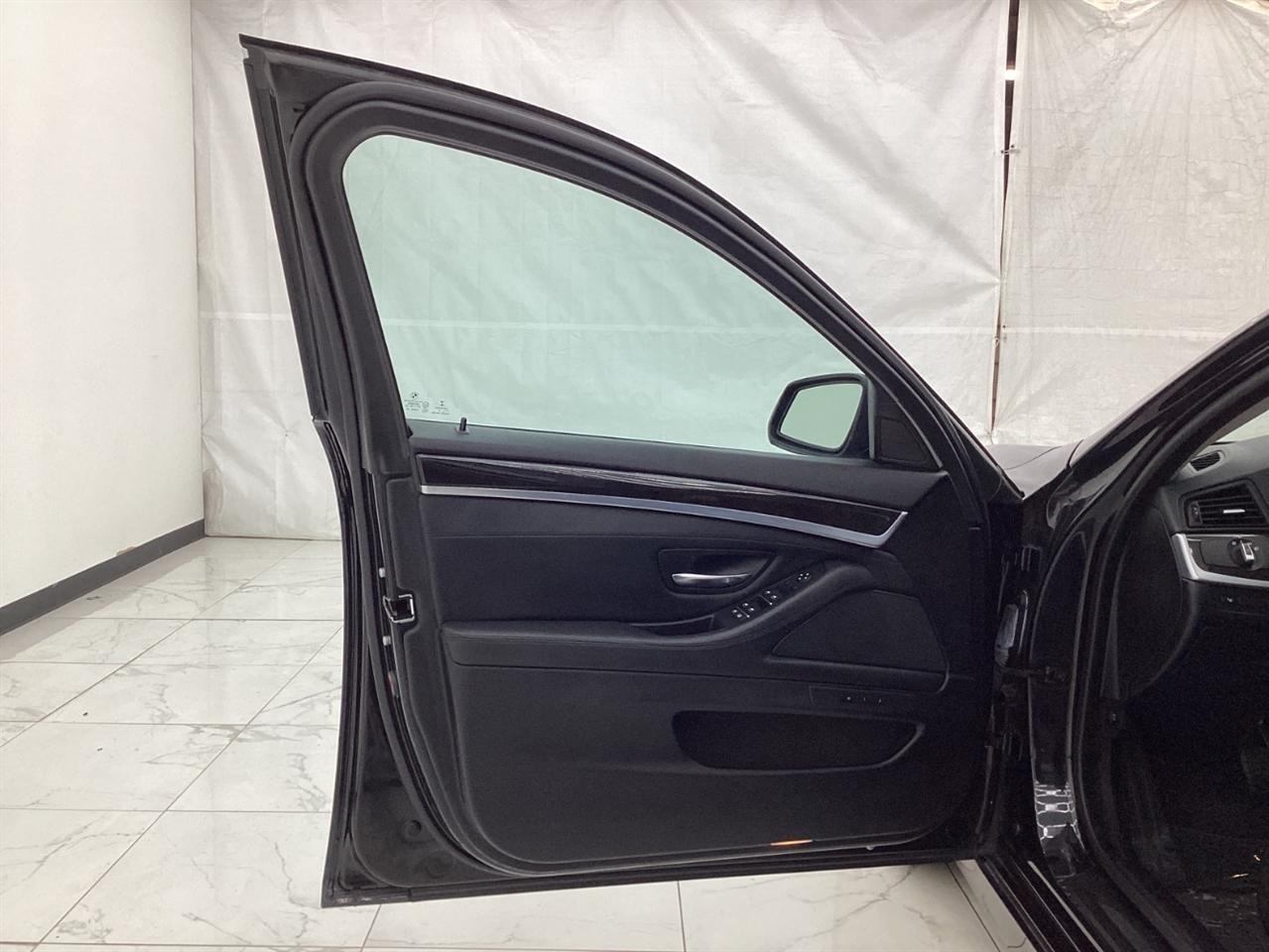 BMW 5 Series 4dr Sdn 535i xDrive AWD 2014