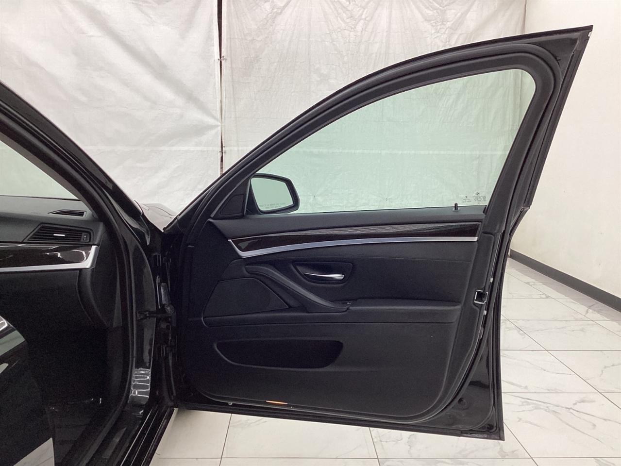 BMW 5 Series 4dr Sdn 535i xDrive AWD 2014