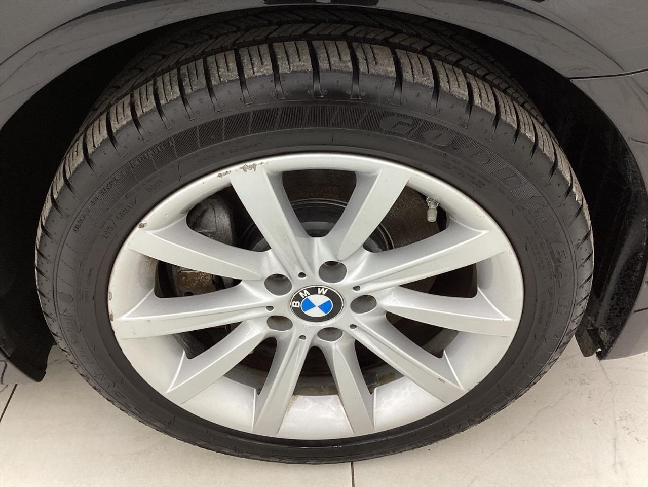 BMW 5 Series 4dr Sdn 535i xDrive AWD 2014