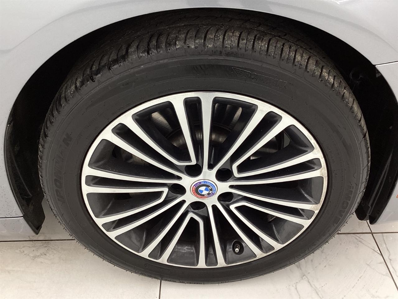 BMW 5 Series 540i xDrive Sedan 2019