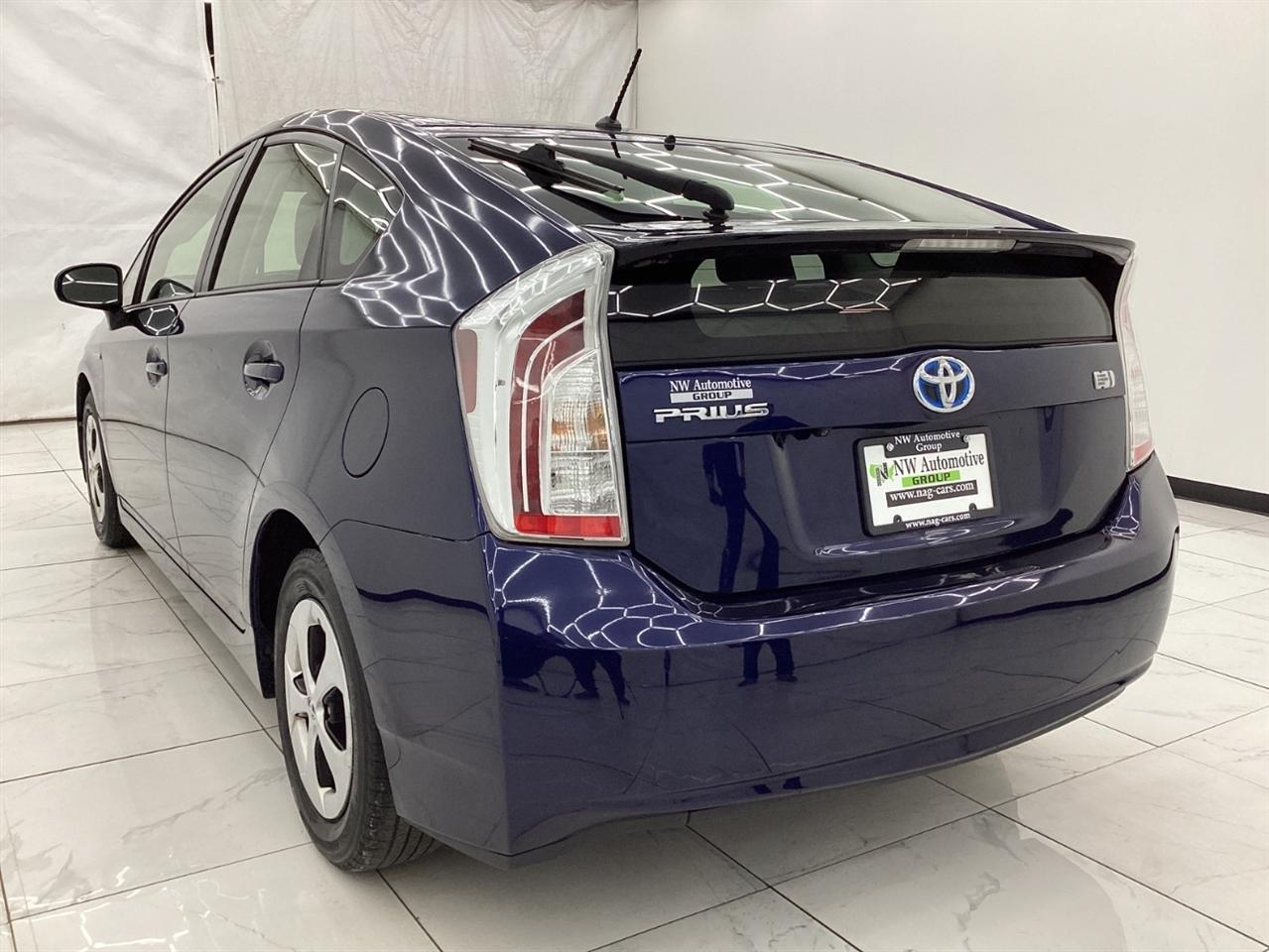 Toyota Prius 5dr HB Persona Series Special Edition (Natl) 2015