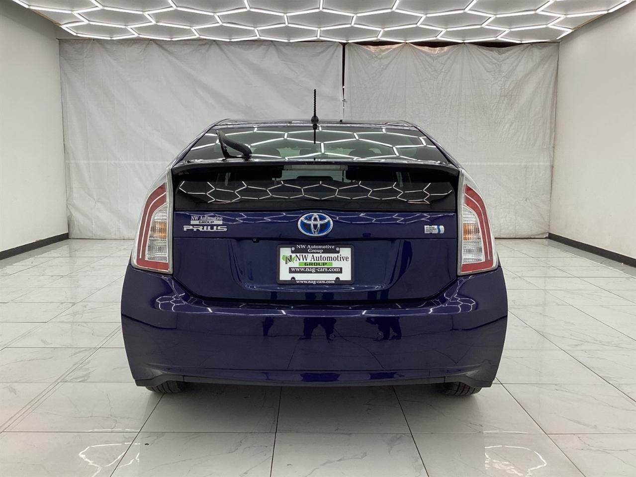 Toyota Prius 5dr HB Persona Series Special Edition (Natl) 2015