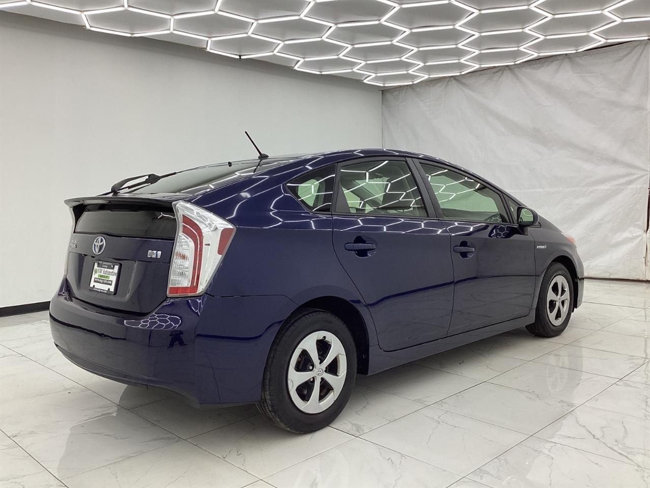 Toyota Prius 5dr HB Persona Series Special Edition (Natl) 2015