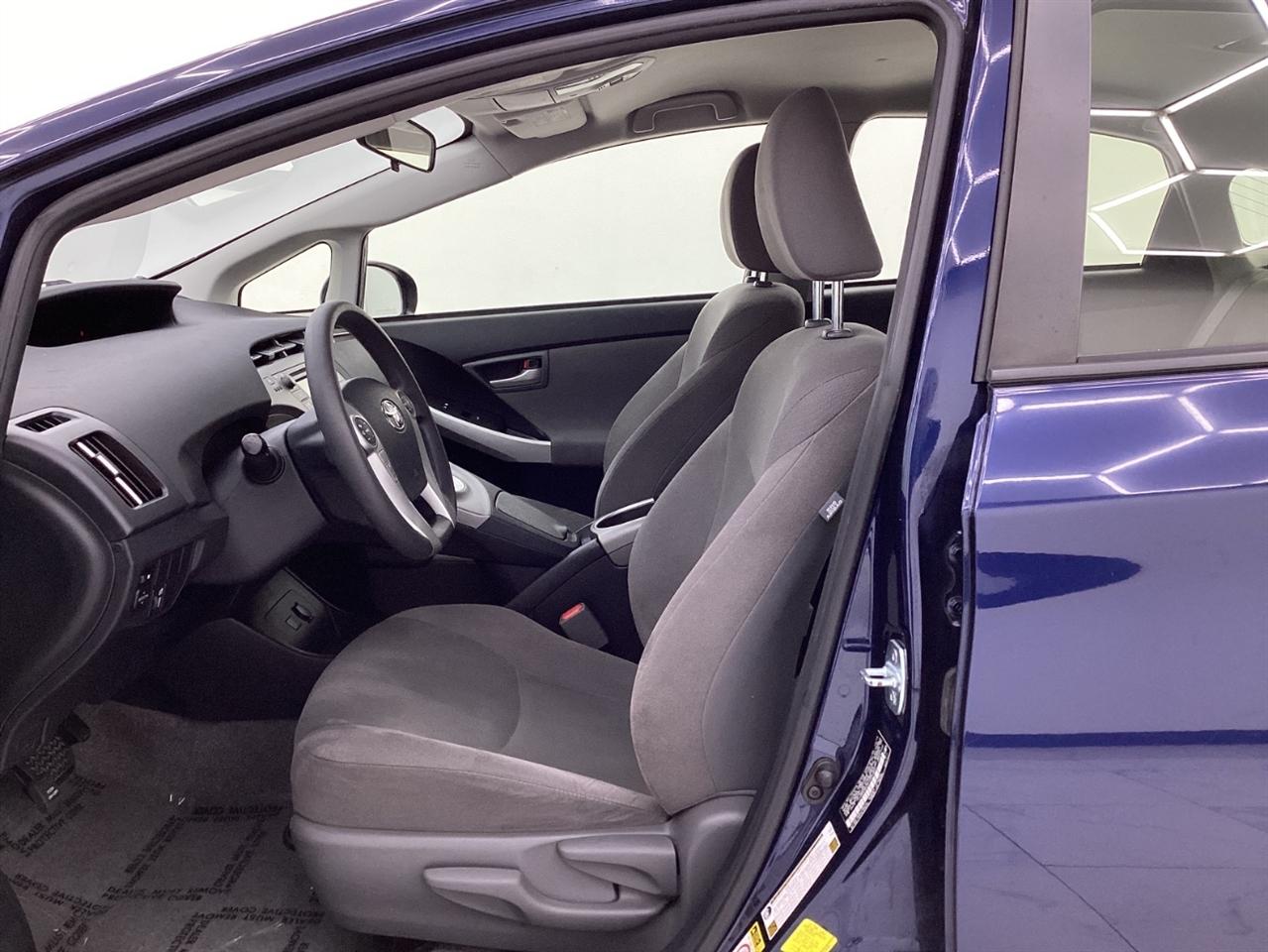 Toyota Prius 5dr HB Persona Series Special Edition (Natl) 2015