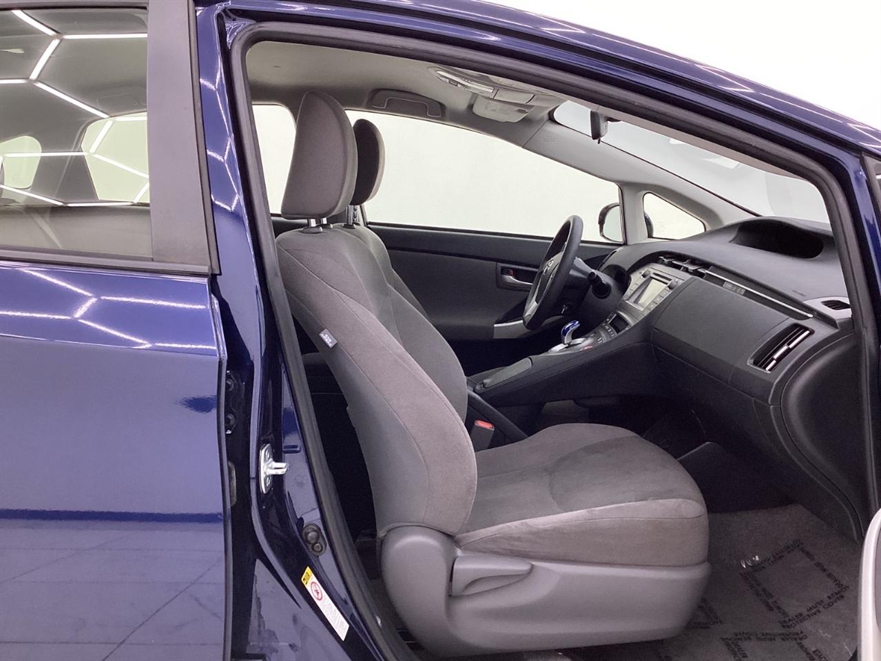 Toyota Prius 5dr HB Persona Series Special Edition (Natl) 2015