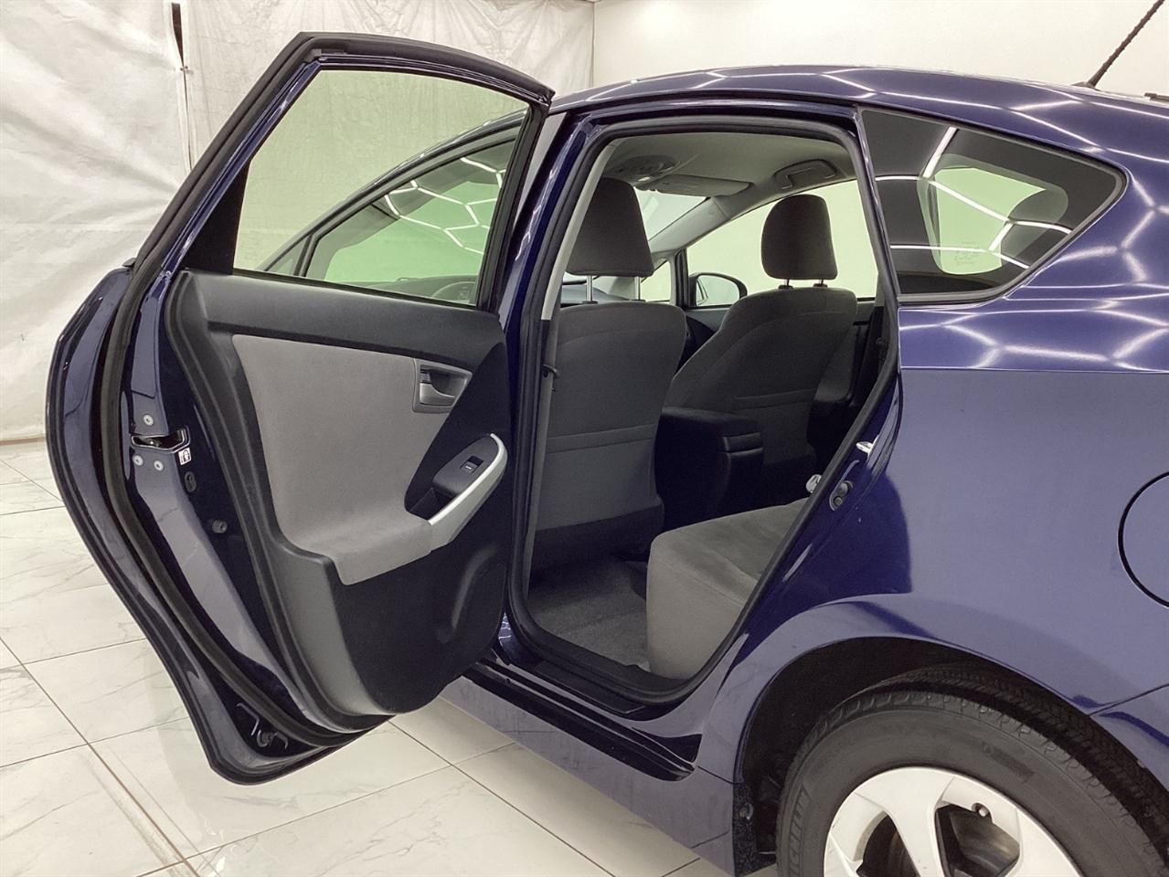 Toyota Prius 5dr HB Persona Series Special Edition (Natl) 2015