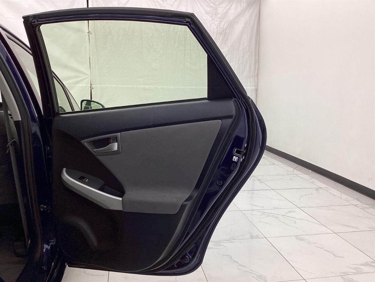 Toyota Prius 5dr HB Persona Series Special Edition (Natl) 2015