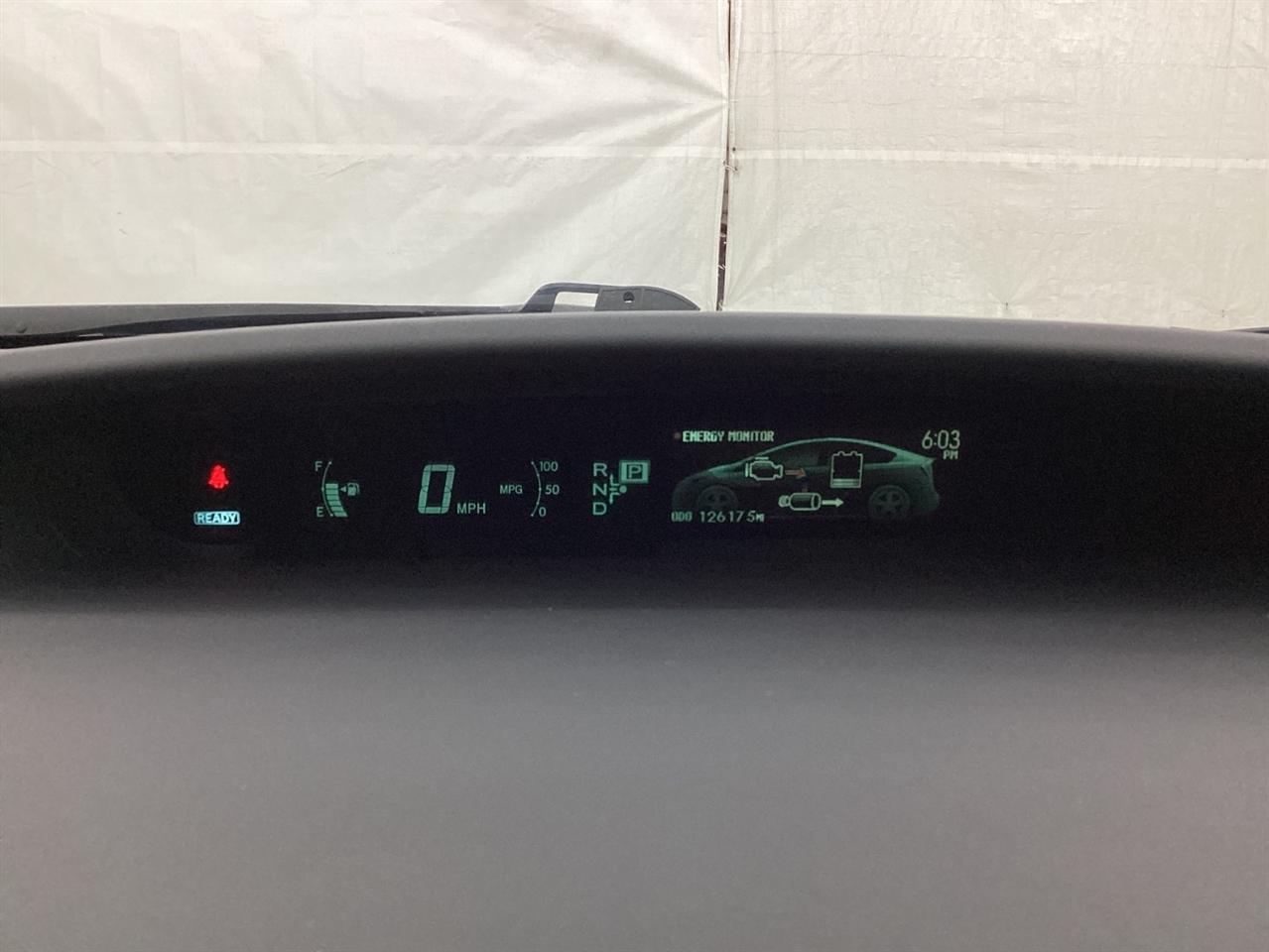 Toyota Prius 5dr HB Persona Series Special Edition (Natl) 2015