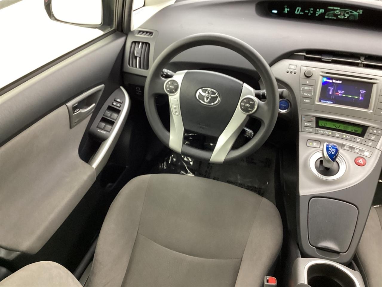 Toyota Prius 5dr HB Persona Series Special Edition (Natl) 2015