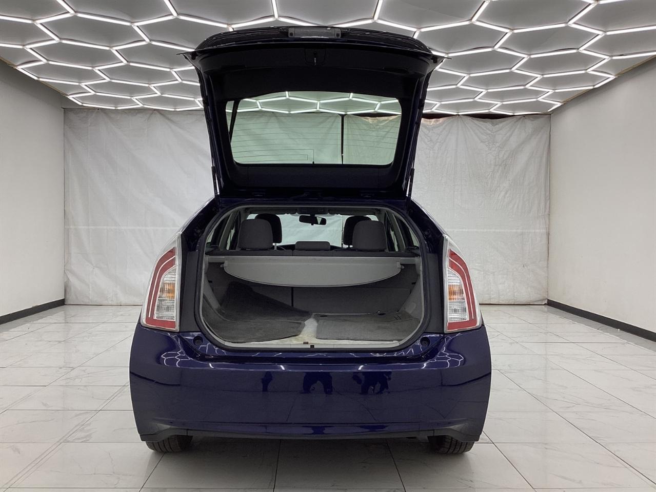 Toyota Prius 5dr HB Persona Series Special Edition (Natl) 2015