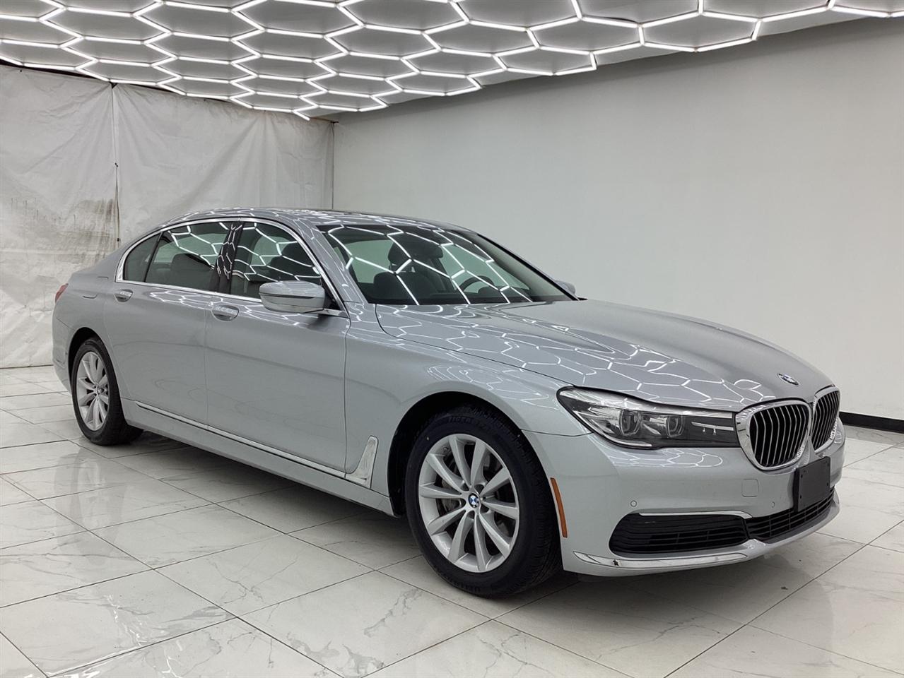 BMW 7 Series 740i xDrive Sedan 2019