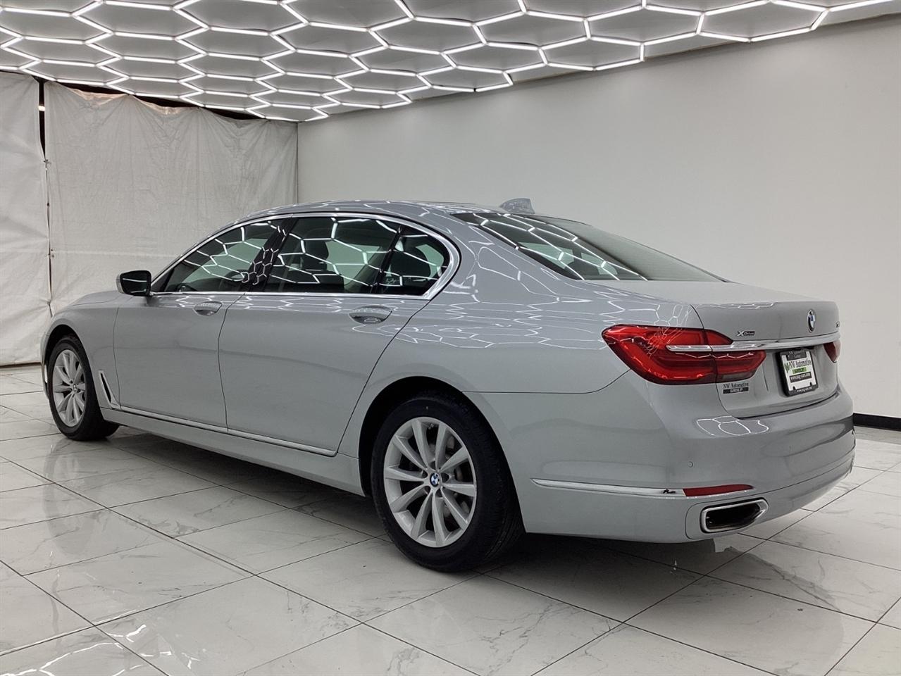 BMW 7 Series 740i xDrive Sedan 2019
