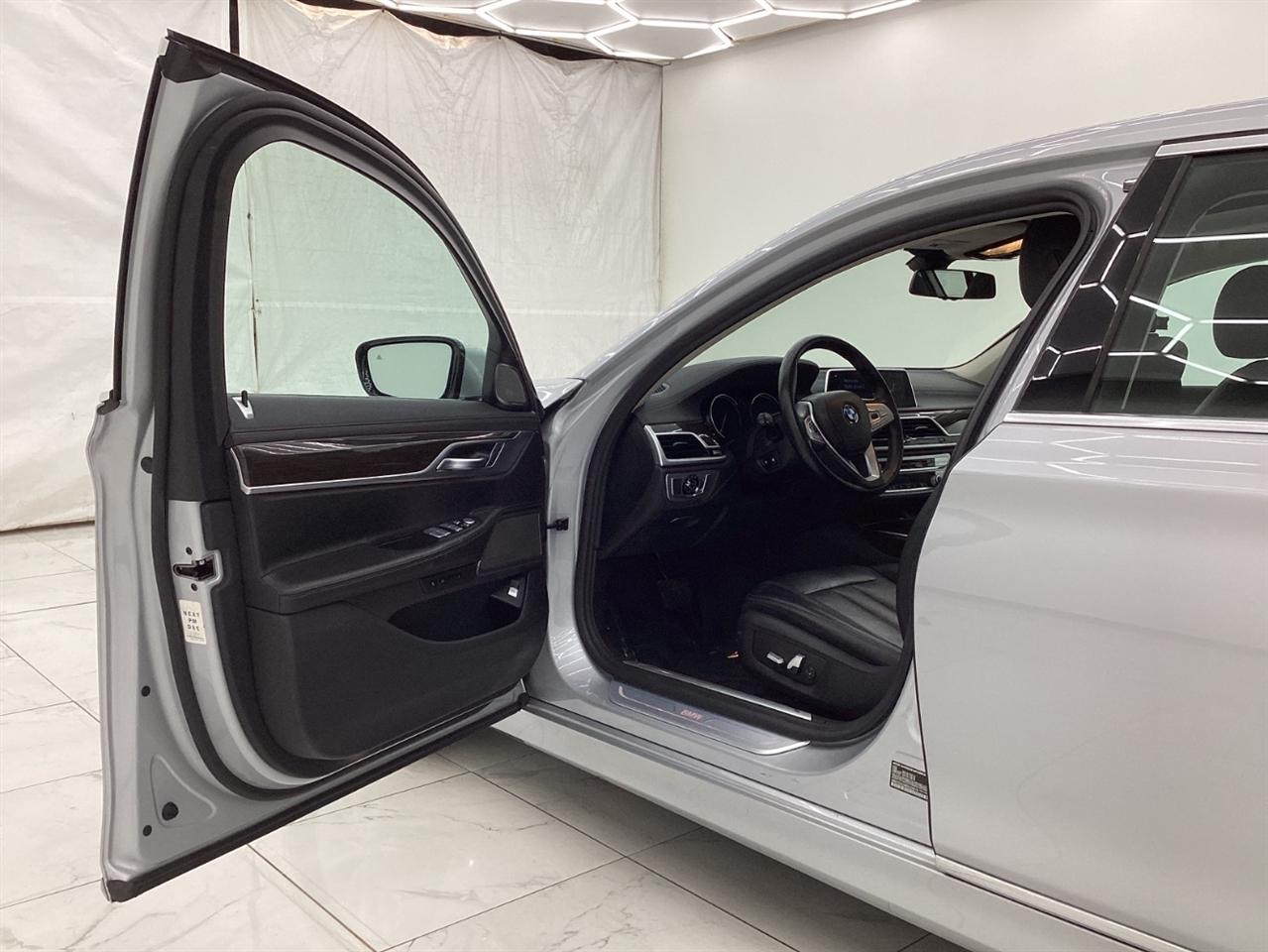 BMW 7 Series 740i xDrive Sedan 2019