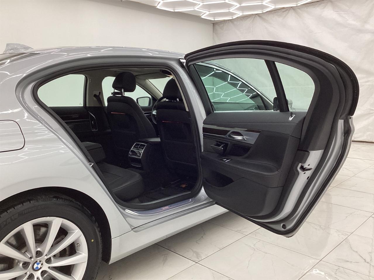 BMW 7 Series 740i xDrive Sedan 2019