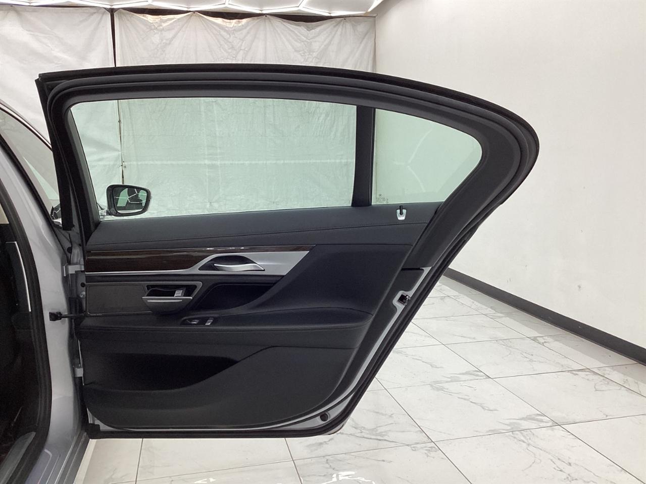 BMW 7 Series 740i xDrive Sedan 2019