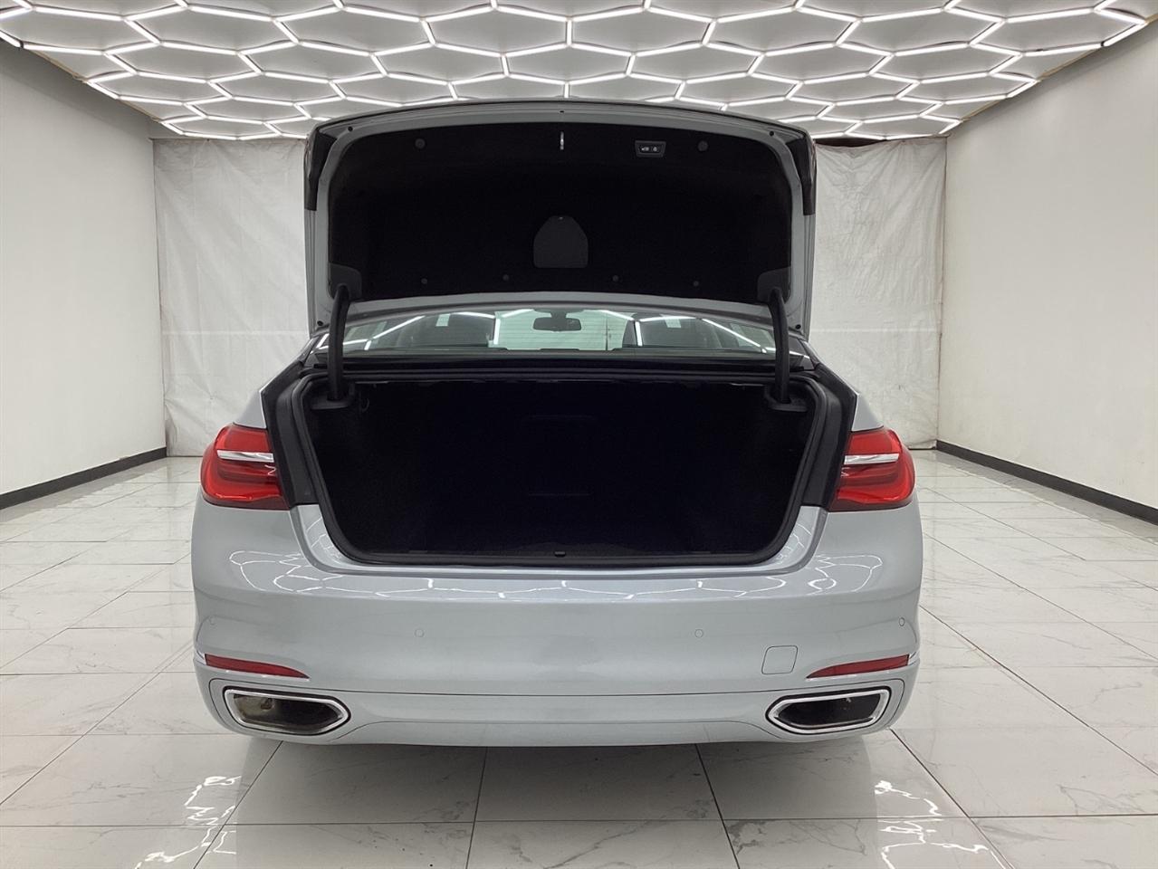 BMW 7 Series 740i xDrive Sedan 2019