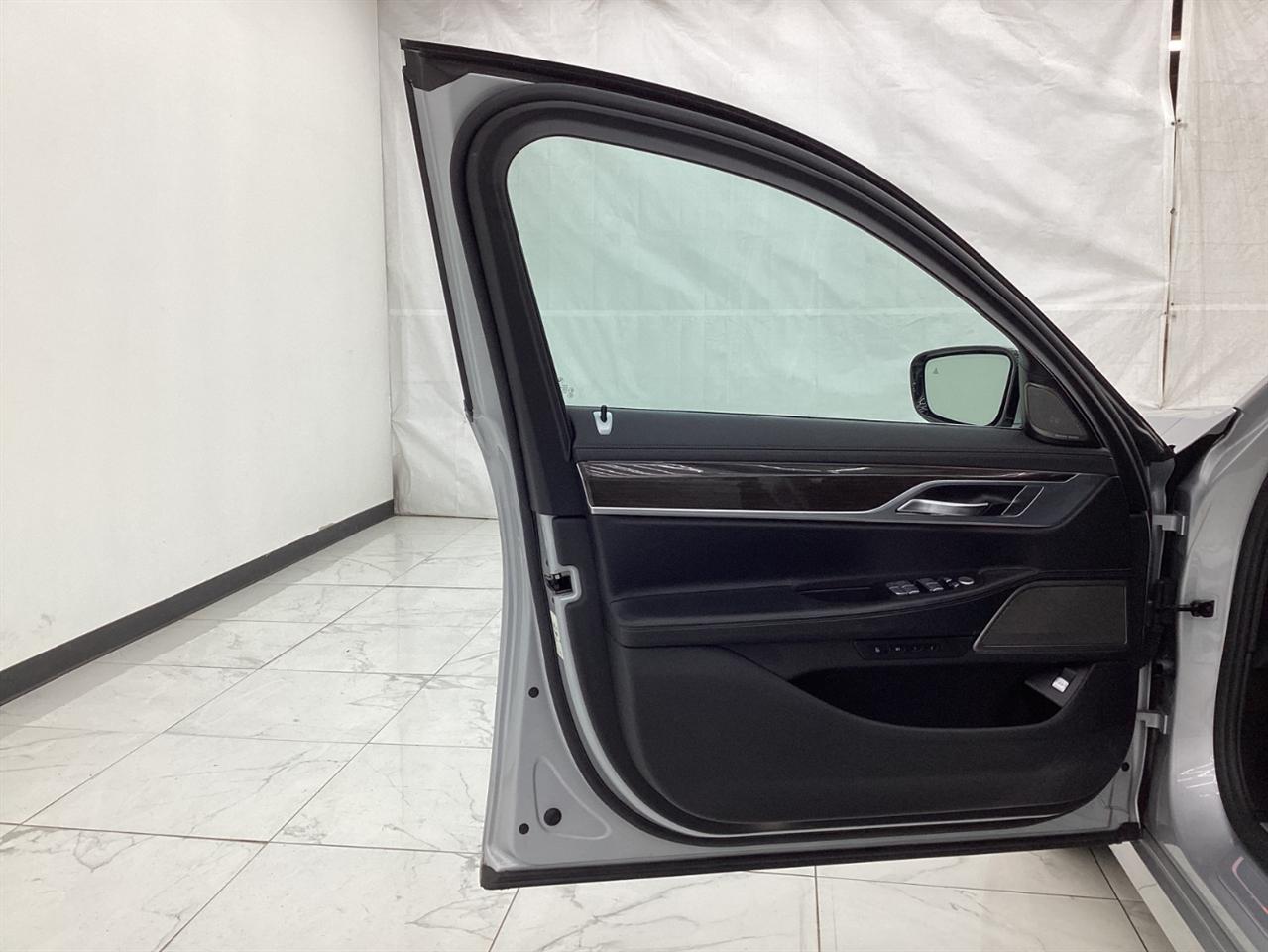 BMW 7 Series 740i xDrive Sedan 2019
