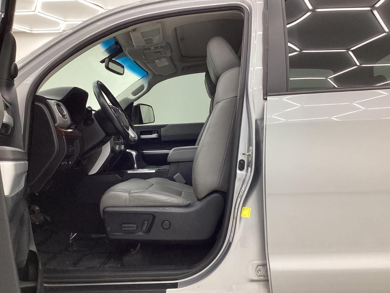 Toyota Tundra 4WD Truck CrewMax 5.7L V8 6-Spd AT LTD (Natl) 2015